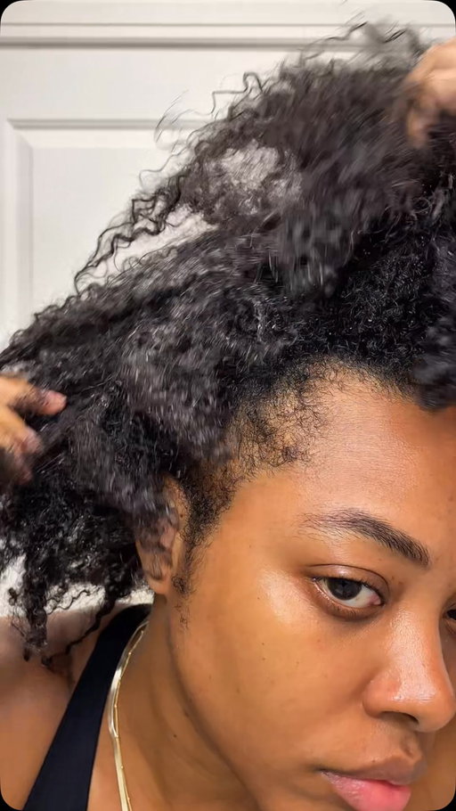 Juicier, bouncier curls? I got you

It all starts with a good m, hydrating wash day. Start with a clarifying shampoo, I personally like to go in with @sheamoisture Dandruff & Itch Relief shampoo. Sometimes I’ll use it twice depending on how bad my scalp buildup is. Otherwise, I’ll just go straight in with a hydrating shampoo. I’ve been loving the hydrating curl shampoo from @olaplex and finally finish with a deep conditioner. This honey Creme moisture retention hair mask from @designessentials completely changed my hair chemistry & it’s only $20?!

From there, we style but honestly… after doing this routine you’ll see a visible difference after just 1 wash!