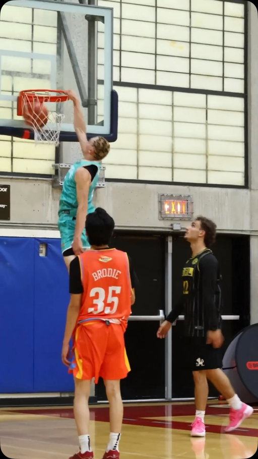 SFU RUNS W/ @brodierecleague ‼️
#basketball #sfu #brodierecleague