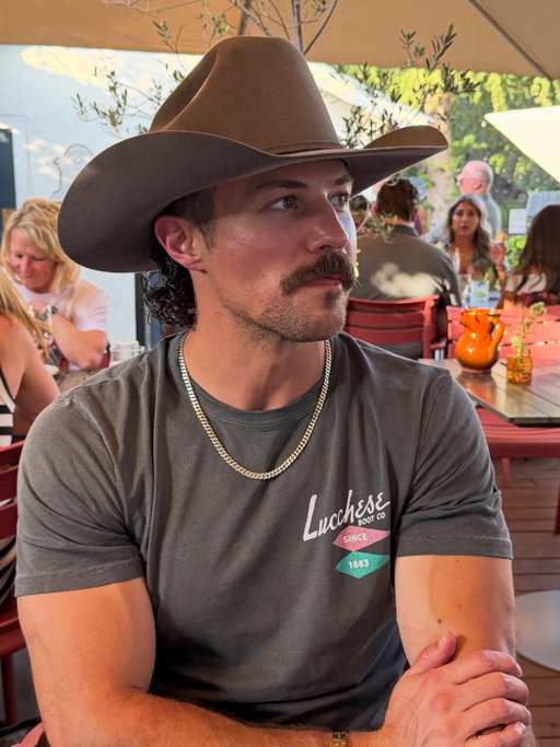 I just want to… make cannolis 😉🤠
•
•
•
•
•
#fyp #cowboy #cannoli #viral #rileygreen