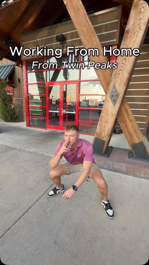 WFH to scout the perfect fantasy draft spot like it’s my job @TwinPeaksRestaurants #TwinPeaksRestaurants #TwinPeaksRestaurantsPartner #ad