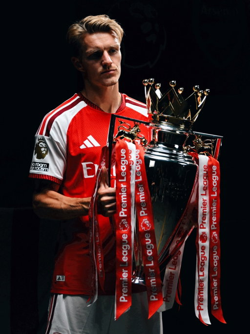 Champions ready ✊⁣
⁣
Behind the scenes on Premier League media day 📸