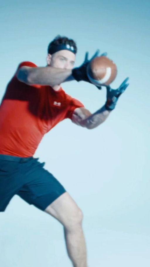 Retour en classe, retour à l’entraînement. 💪

Peu importe ton terrain de jeu, tout commence avec le bon équipement.🏋️‍♂️

#pub @sportsexperts @underarmour #MonExerciseDeStyle
