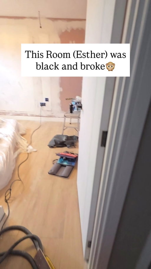 This room was BLACK and BROKE… then Esther saw money and said, “Time to bleach!” 😂🙊

Esther, WHY?! 😭

Ready to bleach your home too? 😂 Send us a DM!

#bedroomtransformation #girlsbedroominspo #girlsbedroomdesign #londoninteriordesigners #interiordesigneruk