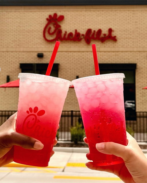 Summer’s here to stay 🍍. The bright refreshing beverages you love are staying on the menu. Now you can enjoy the Pineapple Dragonfruit beverages, made with natural pineapple and dragonfruit flavors, all year long.
