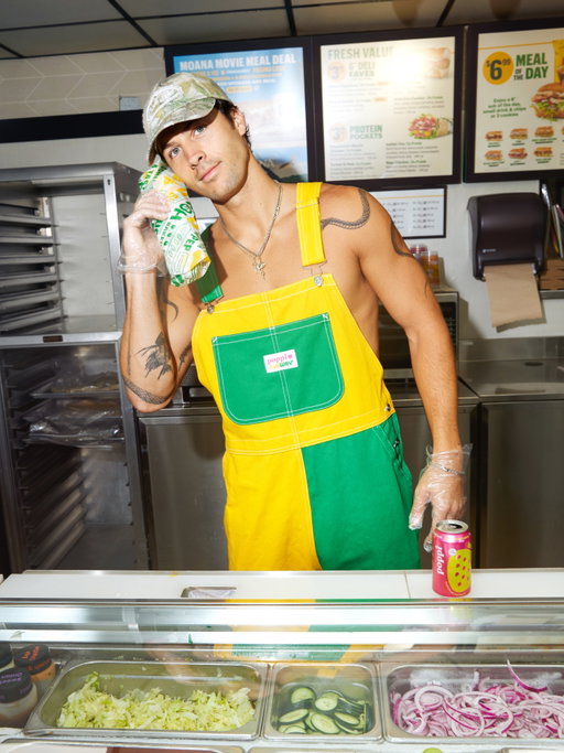 🫧💚 POPPI x SUBWAY GIVEAWAY with @robert_rausch 💚🫧 are you obsessed with these iconic overalls as much as we are?! 🤭 FIFTY lucky winners will have the chance to win their very own @drinkpoppi x @subway overalls as seen on the one-and-only Rob 💚 PLUS a case of strawberry lemon poppi and a case of orange poppi 🫧

HOW TO ENTER:
🤳🏻 follow @drinkpoppi @subway on Instagram
💚 like this post
🗣️ tag a friend in the comments with why you want to win
BONUS: comment with “👖” on each of our last THREE posts for extra entries!

Giveaway is open to all legal residents of the continental US and DC, who are 18+ years of age. No purchase necessary to enter or win giveaway. Giveaway starts on 08/20/26 at 11AM CT and ends on 08/23/26 at 11:59PM CT. Entries must be received in that period of time in order to qualify. 50 (fifty) winners will be chosen at random. The prize per winner consists of: 1 (one) 12-pack case of Strawberry Lemon poppi, 1 (one) 12-pack case of Orange poppi, 1 (one) poppi x Subway overalls. This contest is in no way sponsored, endorsed or associated with Instagram.