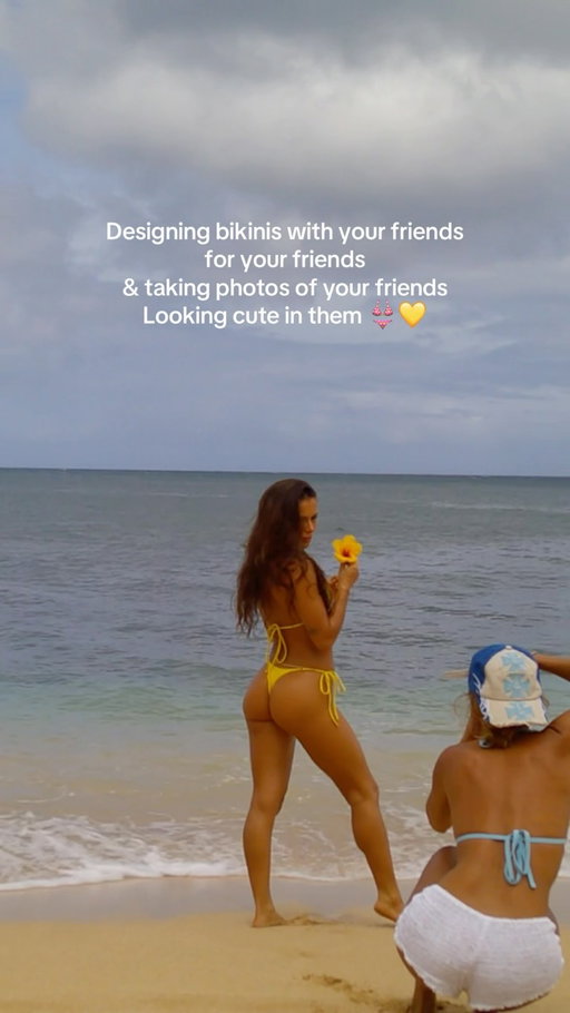 So grateful to create & be in my flow state. Designing bikinis & photographing my besties in them..🥹 living my dream life ✨ @cosmic.palms