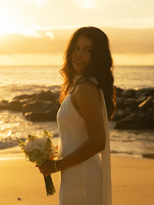 Bridal portraits on the beach by @bysofiaconte 🤍👰‍♀️