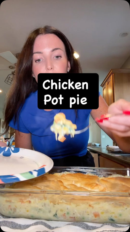 Make a chicken pot pie with me and all of my ingredients are from @aldiusa Hey Aldi calll me! 

#easyrecipe #cookwithme #quickdinner #aldimeal #easyrecipeideas