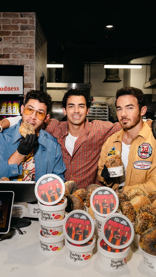 HOTTER THAN HOT BAGELS FOR MSG NIGHT ONE!!
