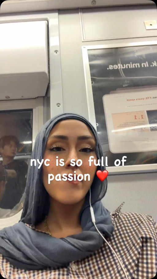 the most romantic city in the world ❤️ 

.
#newyork #mta #nyc #subway