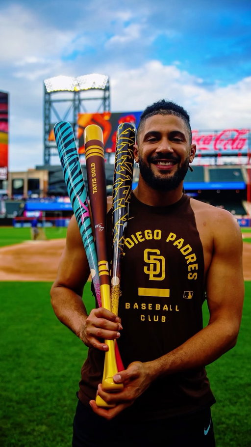 Which one should @tatis use this weekend? 🔥

📸: @mlb , @theallstarmedia_ 

#MLB #Tatis
