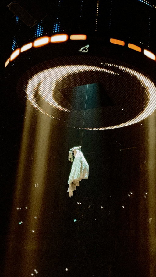Getting to say goodbye to the eternal sunshine tour in London was the absolute greatest gift and a memory I’ll never forget. I miss it already. I never want it to end. 💔 #travel #eternalsunshinetour #arianagrande @arianagrande @teamariana #brighterdaysmemories