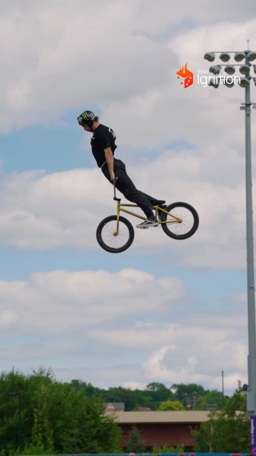 The Biggest Double Frontflip I’ve ever done!✌🏼
Is it time to do another Triple Frontflip on BMX? #teamignition @teamignitionofficial