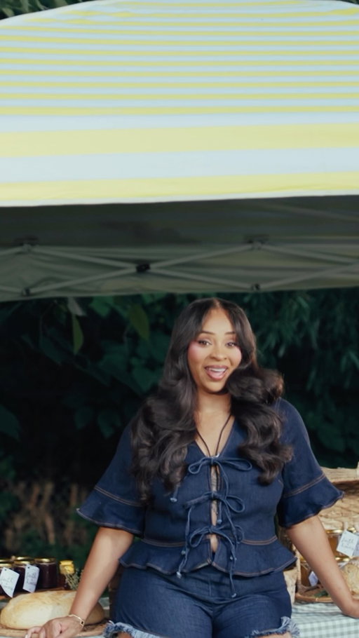 “His Favorite” music video just dropped 🙌🏽 so grateful for all of the support. Thank You Jesus for your favor 🤍 head to YouTube to check it out now 🔥