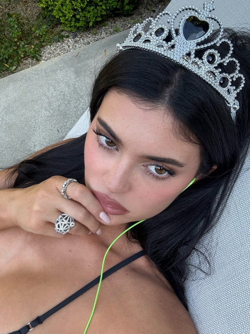 👸🏻