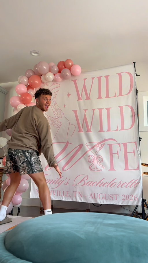 First Bach trip LFG 🤠💖

#bachelorettetrip #nashville #travelvlog #lifestylevlog #bacheloretteparty 
@airbnb @undogummies @bubble @liquidiv @partypatch @missioncocktails @alaninutrition @patrickta @mwthisbar @carma.apparel