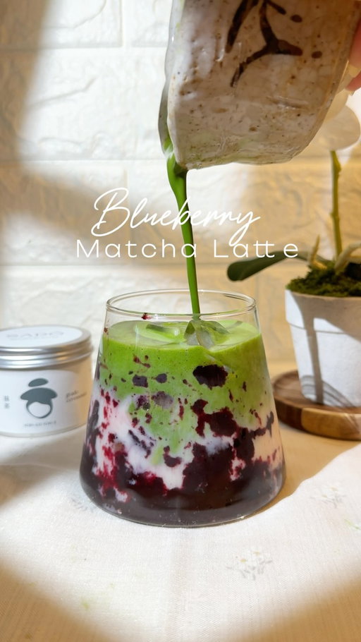 Blueberry Matcha with @sadomatcha__ 🤍 

There’s something special about slowing down and making matcha with intention. 🍵🤍

This cup is a little reminder of Ichi-go Ichi-e — to be present and appreciate the moment as it is.

One cup. One moment. ✨

#matcharitual #matchaathome #matchatutorial #icedmatcha #homecafe