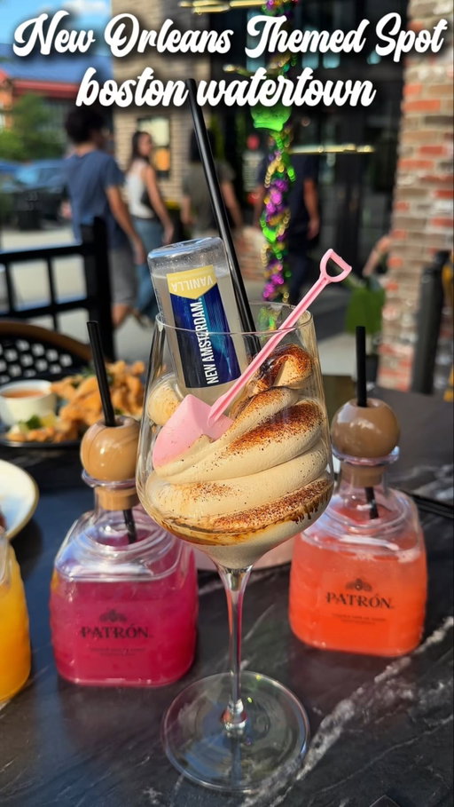 ☕️ FROZEN ESPRESSO MARTINIS ☕️

Buttermilk and Bourbon just launched their Southern Suppah which is a Friday night speciality served during porch season! Priced at $40 with Southern favorites like ribs, fried alligator, mac & cheese, and corn bread! They also have fun drinks such as a margarita tower that yells Mardi Gras and their soft served espresso martini! @buttermilkbourbon @buttermilkbourbonarsenal 

#Boston #bostonfood #massachusetts #bostonrestaurant #bostonma
