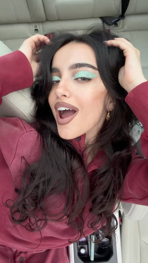 red set & mint eyeshadow >