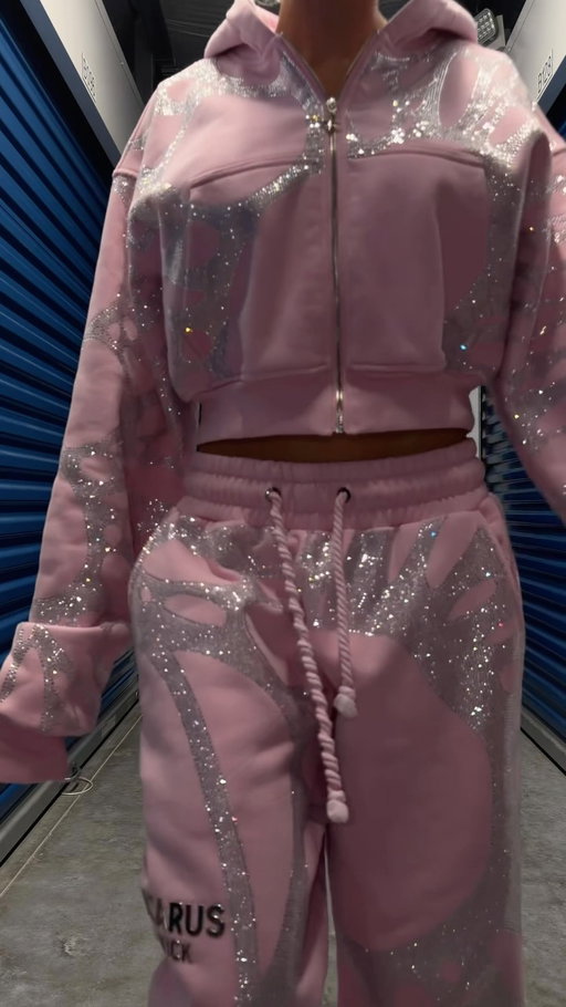 Pink or blue? 💎

The rhinestone sweatsuit for girls who want their comfy clothes to still make a statement. Oversized cropped hoodie, perfectly baggy sweatpants + rhinestones that catch the light from every angle.

Pink Rhinestone + Blue Rhinestone sets are available for pre-order now at Icaruswick.com 🪽
.
#fashioninspo #streetwear #matchingset #outfitideas #hoodie