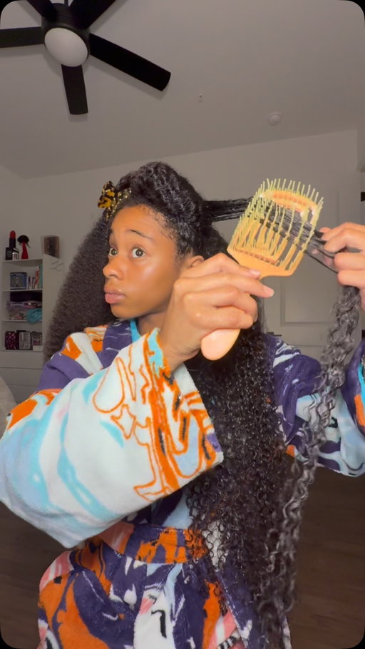Post washday routine ➡️ how I revive my curls and bring them BACK to life!😍

Styling on DAMP hair gives me the results that actually last for the week! Gotta have slip and a great detangling tool!🪮

Products that are staples in my routine⬇️: 

• @aveda be curly advanced curl enhancer cream 
• @bouncecurl moisture balance leave-in conditioner 
-
-
-
#washday #washdayroutine #naturalhair #curlyhair #explore