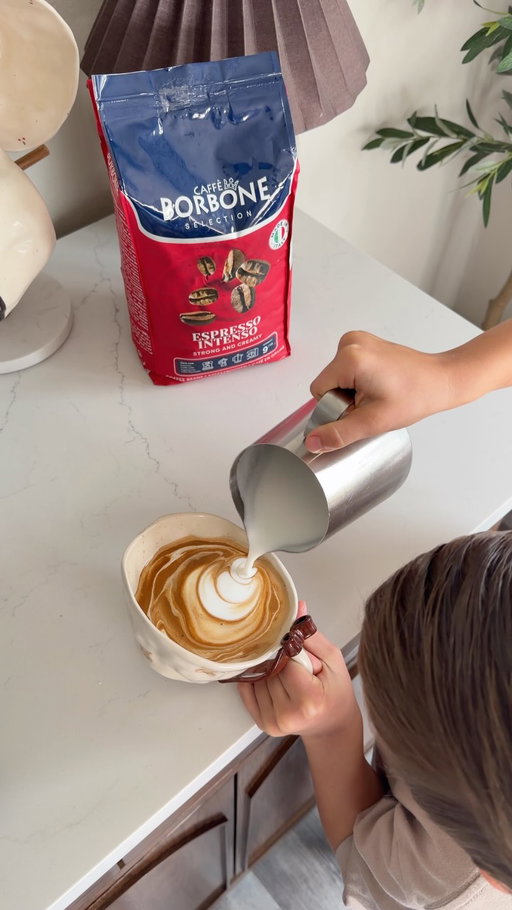 Future barista in training☕️🤍

@caffeborboneamerica #gifted #latteart #tinybarista