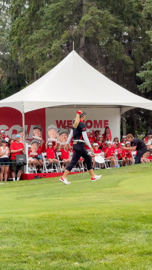 Volume up! 🔊 A big thumbs up for the #BrookeBrigade cheering loud and proud! 👍🇨🇦