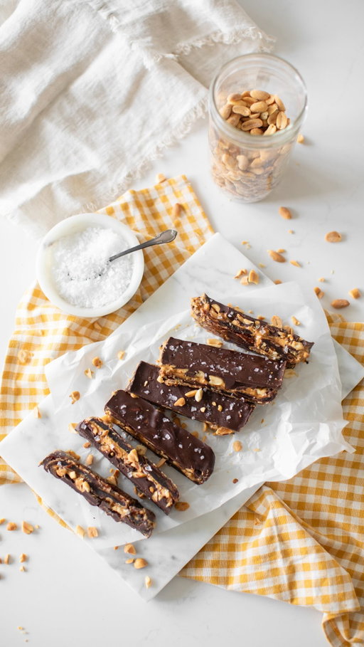 Healthier homemade Snickers? Who’s in? 🥜🍫 Follow @fraichetable and comment SNICKERS and I’ll DM you the recipe.

Chewy dates, creamy peanut butter, salted peanuts, and rich dark chocolate come together for the perfect sweet-salty bite. This peanut butter + chocolate combo is absolutely delicious and perfect for when that sweet treat craving hits 😉

The best part? Minimal ingredients and effort, but maximum deliciousness.

Make sure you’re following along over on my other account (@fraichetable) so I can help you make healthy eating feel easy (and actually enjoyable). 🤍

#healthydessert #snickersbar #healthydesserts #healthysnacks