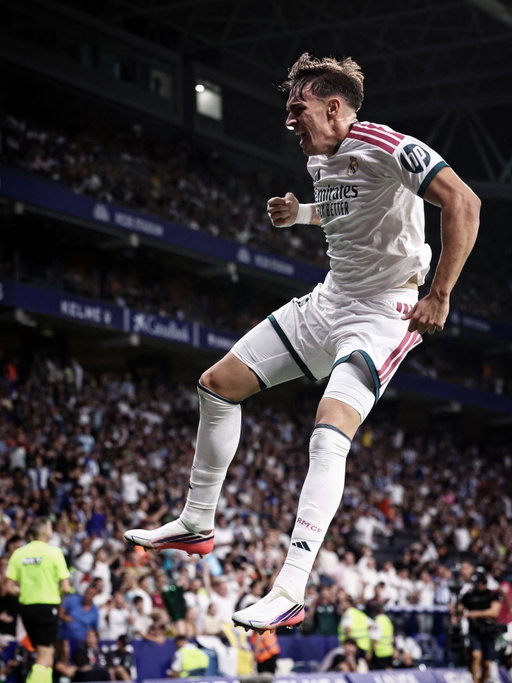 𝐖𝐇𝐀𝐓. 𝐈𝐓. 𝐌𝐄𝐀𝐍𝐒. 🥺💥

Carlos Espí scored on his official debut for Real Madrid with a late winner on La Liga opening game under José Mourinho…

…𝐢𝐬 𝐭𝐡𝐢𝐬 𝐫𝐞𝐚𝐥 𝐥𝐢𝐟𝐞, 𝐢𝐬 𝐭𝐡𝐢𝐬 𝐣𝐮𝐬𝐭 𝐟𝐚𝐧𝐭𝐚𝐬𝐲? 🤍💭