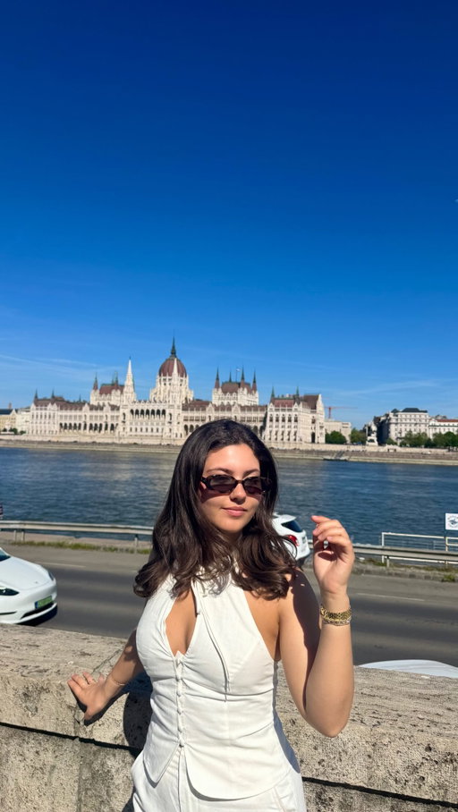Ask me some of your travel questions✈️

#travel #traveltips #solotravel #flights #transportation