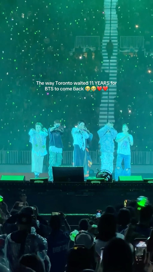 The way Toronto waited 11 YEARS for BTS to come back 😭😭❤️❤️

Unreal feeling right now >>>

#bts #btsconcert #bts_official_bighit #torontoconcert #torontolife @bts.bighitofficial