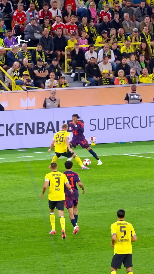 Mr. Nutmeg 😮‍💨

#Bundesliga | #Supercup | @M.Olise