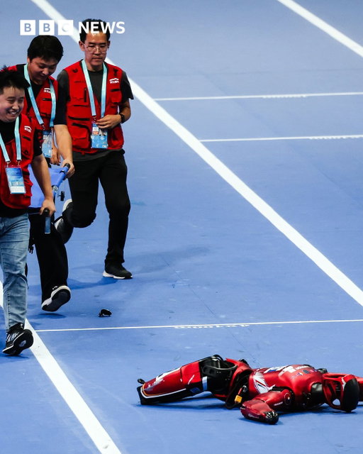 China is hosting the second World Humanoid Robot Games in Beijing. 
 
The competition will run for five days and has already included a robot running faster than Usain Bolt’s 100m sprint world record.
 
This year’s games have drawn 2,056 robots from 666 teams across 16 countries and six continents, up from 280 teams at the inaugural event.

Robots have also been competing in events including boxing, high jump and table tennis.
 
Tap the link in @BBCNew’s bio to watch a robot at the event perform Cristiano Ronaldo’s iconic ‘Siuuu’.
 
(📷Getty)
 
#Robots #Humanoids #China #BBCNews