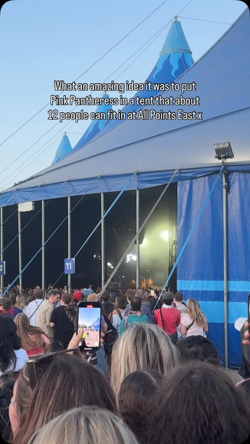 Had the rest of us in an animal pen CAGED even though if you come from the bar you can just walk straight in 😭 #allpointseast #allpointseastfestival #pinkpantheress