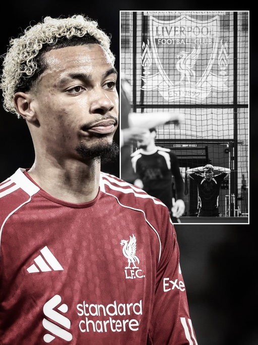 💔🥺 Hugo Ekitike watches on and posts picture of him behind a net as his teammates train for upcoming Liverpool match in Premier League.

Hugo remains involved with Liverpool and continues to show support to his teammates on preseason tour but also in regular training. ✨

He continues his recovery from the Achilles injury he sustained at the end of last season, which also ruled him out of the World Cup.

All his pain as he watches his teammates play while he’s sidelined by injury… 𝒚𝒐𝒖’𝒍𝒍 𝒄𝒐𝒎𝒆 𝒃𝒂𝒄𝒌 𝒔𝒕𝒓𝒐𝒏𝒈𝒆𝒓, 𝑯𝒖𝒈𝒐. ❤️‍🩹⏳