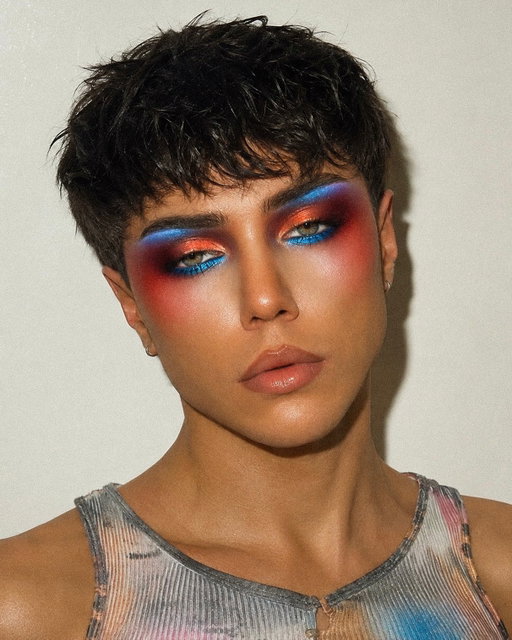 someone tell me to stop using random colors as my brow bone highlight 😔
eyes 𐙚⋆°.
@blendbunnycosmetics ellis atlantis 45 shade palette ❤️💙
@danessamyricksbeauty colorfix metallic in fireworks
@halfmagicbeauty chromaddiction shimmer in spirit guide
@aboutfacebeauty shadowstick in 2002
@nyxcosmetics epic wear liner stick in turquoise storm
@lancomeofficial lash idôle mascara in glossy black

❤️‍🔥🌀💙