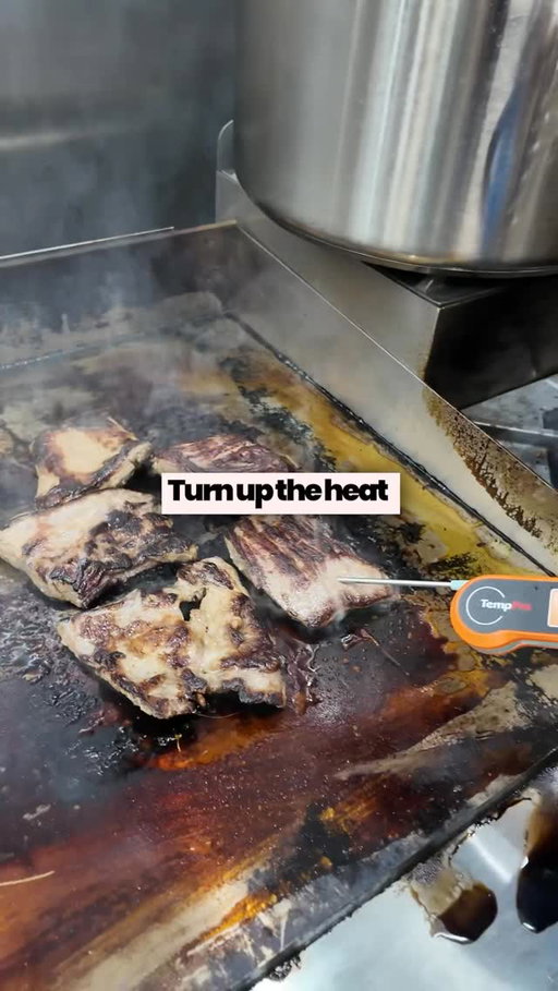 High heat, hot woks, and constant movement. 

Cooking each batch quickly under high flame helps lock in flavor and keeps the ingredients moving fast. No complicated steps here, just straightforward daily cooking for the lunch crowd.

Grab a fresh bowl for lunch today! 🍚 #bowlsofrice #bowlsofricepartner #westchasehouston #wilcrest