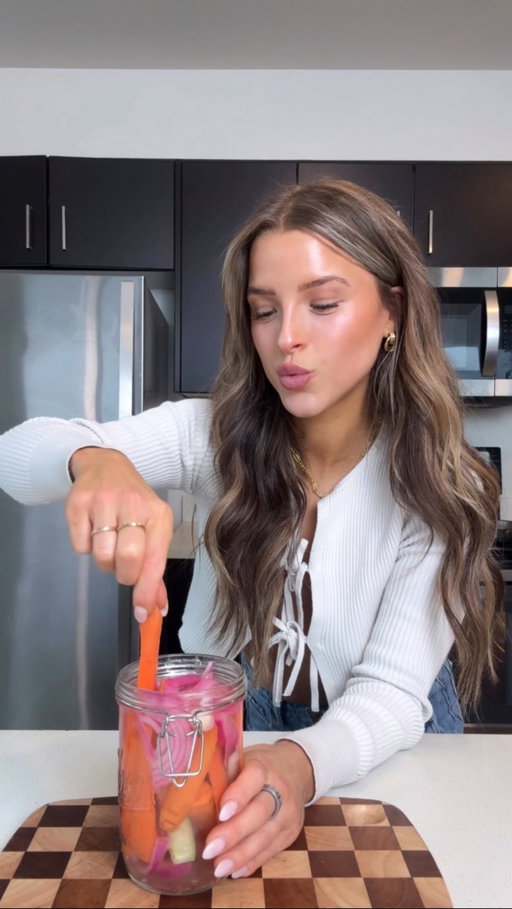Quick pickled veggies!! My favorite thing to prep for so many reasons - they’re perf for when you’re feeling snacky but not actually hungry (me always hehe), they elevate every boring meal, & they’re so much better / healthier homemade! 

All you need is a few ingredients & a few mins to make them! If you’ve been intimidated to start making things from scratch, definitely give these a go! 🥒🥕

➡️ Comment LINK & I’ll DM you the recipe or you can click the link in my bio & it’ll take you to them! 

Hope you guys have the best weekend! 

#pickledveggies #pickledonions #marinatedonions #healthyreciped #madefromscratch
