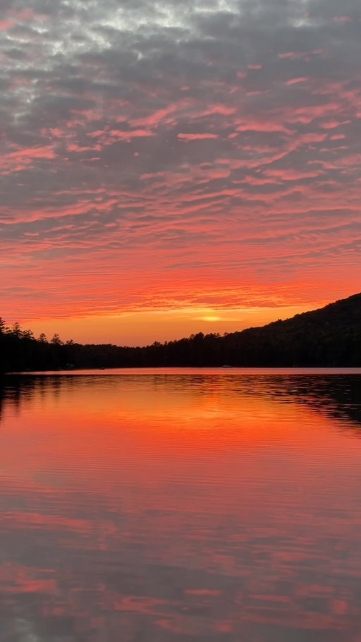 An end-of-summer stunner. 🌅🤩 Captured by @danielschechner