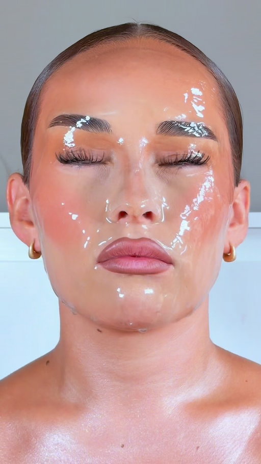 PEEL OF MASK 💦 

#peeloffmask #glassskin #peeloffmakeup #trendingmakeup #makeupmakeup