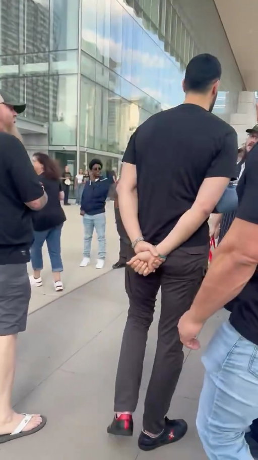 Enes Kanter Freedom was surrounded and heckled by fans as he walked into the #Sky and #Fever game in Chicago on Sunday, with security and police keeping the crowd back. He showed up weeks after declaring himself eligible for the 2027 WNBA Draft.