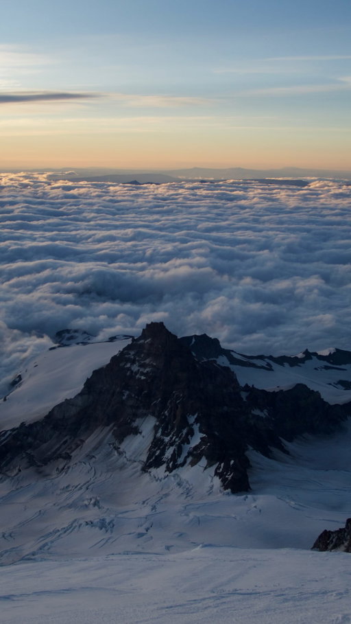 Summiting Rainier with bro >> 

#mountains #hiking #mountaineering