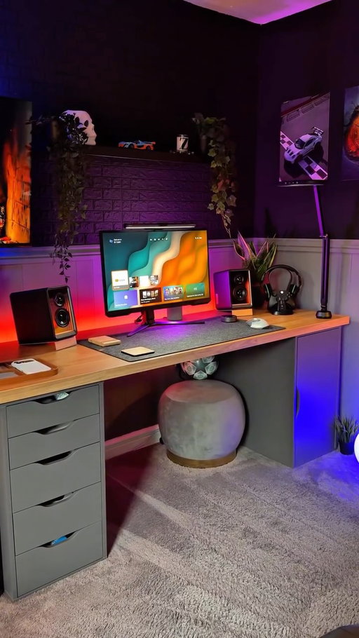My exact IKEA desk setup 🤝

Simple, affordable & still one of my favourites.

IKEA desk setup • desk inspiration • room setup • gaming setup

#IKEADeskSetup #DeskSetup #GamingSetup #RoomInspiration #DeskInspiration
