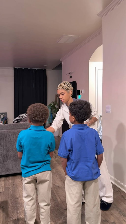 Mama a I’m lost for words . I’m so sorry this happened ! My heart hurts for your babies 🥺 rest peacefully beautiful 👼🏽💛

We, as the mom creator community, are coming together to make sure your babies are taken care of by their social media aunties (separate from the go fund me in my bio, the one in my bio is from her family). Losing Alyshia Rushing leaves a hole in all our hearts, but her four little ones will never walk alone. We are wrapping them in community, support, and endless love. Rest easy, Alyshia your village is taking care of your babies 👼🏽

If you’d like to help us support Alyshia’s family, please click the link in my bio to donate directly to her children’s support fund.