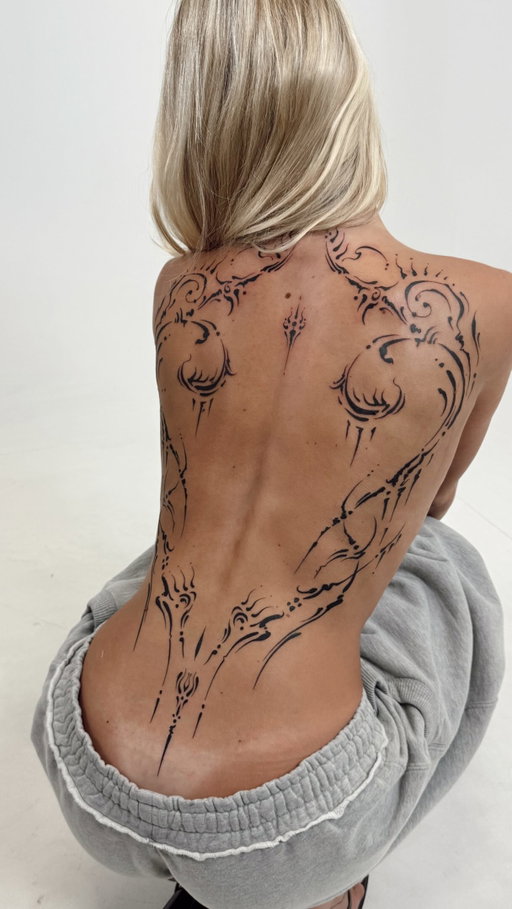 Backpiece of DREAMS 🥹😍!!

Calling all my baddie babes.. I wanna create more so bad! 🤭 

DM me 💌

#losangelestattoo #backpiecetattoo #tattooinspo #boldbutbeautiful #laink