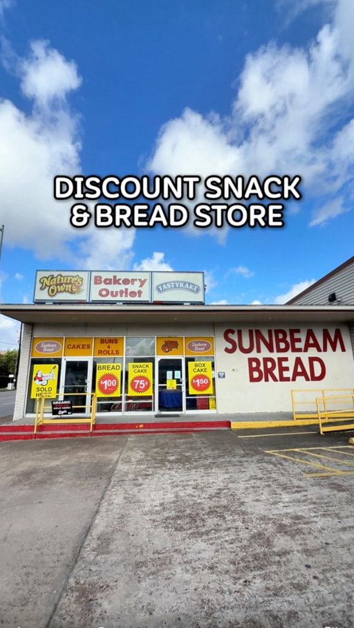 💵Discount snack & bread store on Washington Ave 👀 It’s been here since about 1960, but there have been bakeries on this spot since 1893 😮 Have yall been here?

📌 Sunbeam Bakery: 3000 Washington Ave, Houston, TX 77007

#discountstore #cheapeats #snackstore #houstonfood #houston