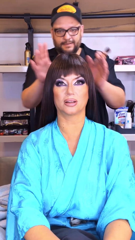 El look un 10, la lengua karateca un 1000.
💄: @burgos_punto_com y equipo