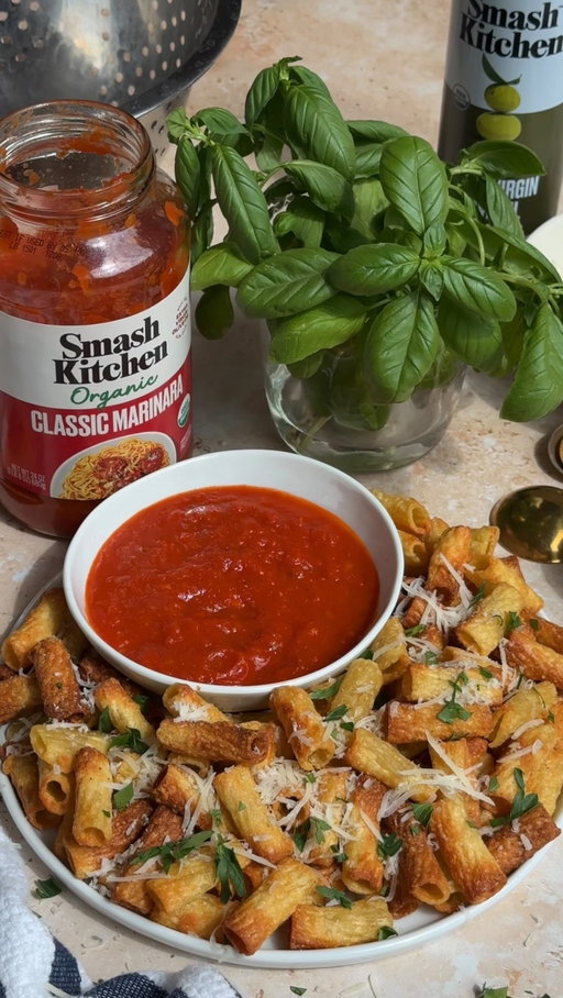 Have leftover pasta? Throw it in the air fryer and turn it into crispy pasta chips. Marinara on the side is a non-negotiable. 🍝
	
Comment “PASTA CHIPS” for the recipe to be DM’d to you.