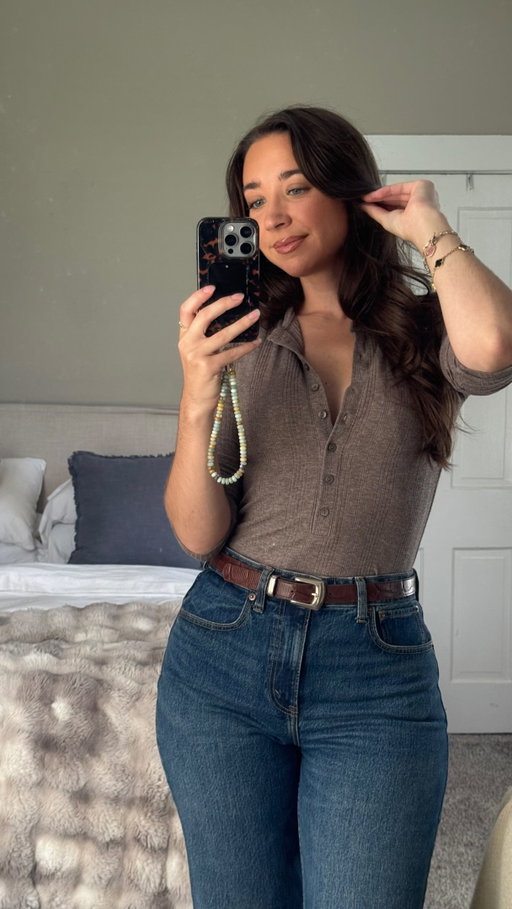 Very obsessed with these as a pear shape girl. 🍐 

Comment SHOP below to receive a DM with the link to this post on my LTK ⬇ https://liketk.it/6lDm8 #explore #explorepage #pearshape #tryon @abercrombie
