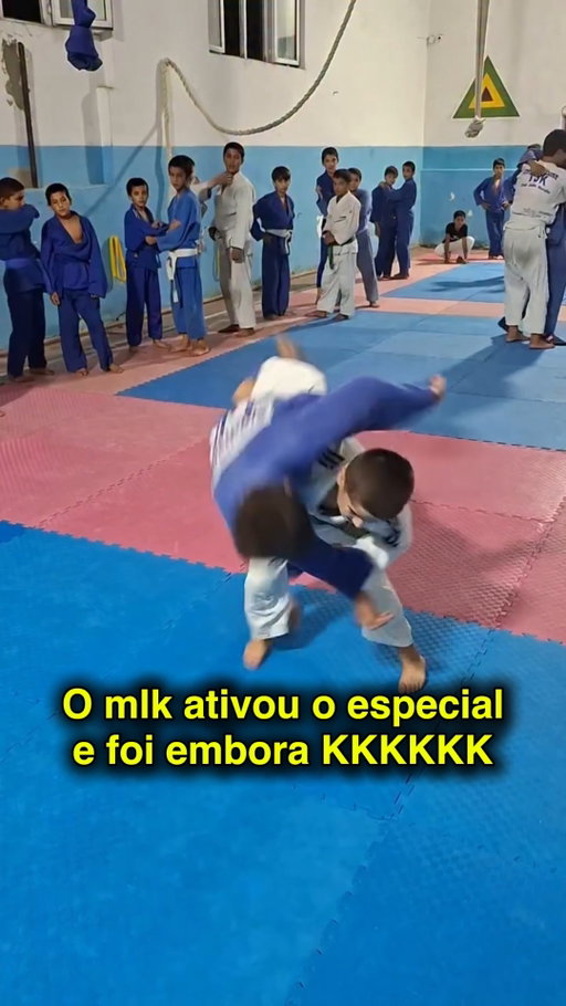 A BASE VEM COMO? 🥋

O mlk simplesmente DEU UMA DE HULK CONTRA O LOKI!

📹: judo_ahmad_tjk

#CoberturaCazéTV #Cztv17
